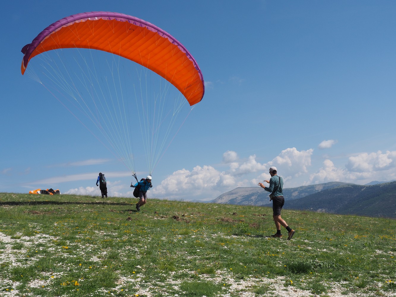 paragliding flight course at semnoz