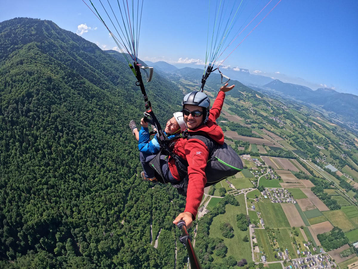 paragliding flight aix les bains