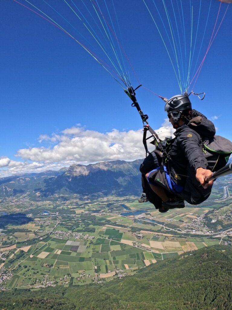 paragliding flight alps haute savoie