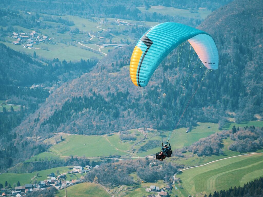 paragliding tandem jump alps