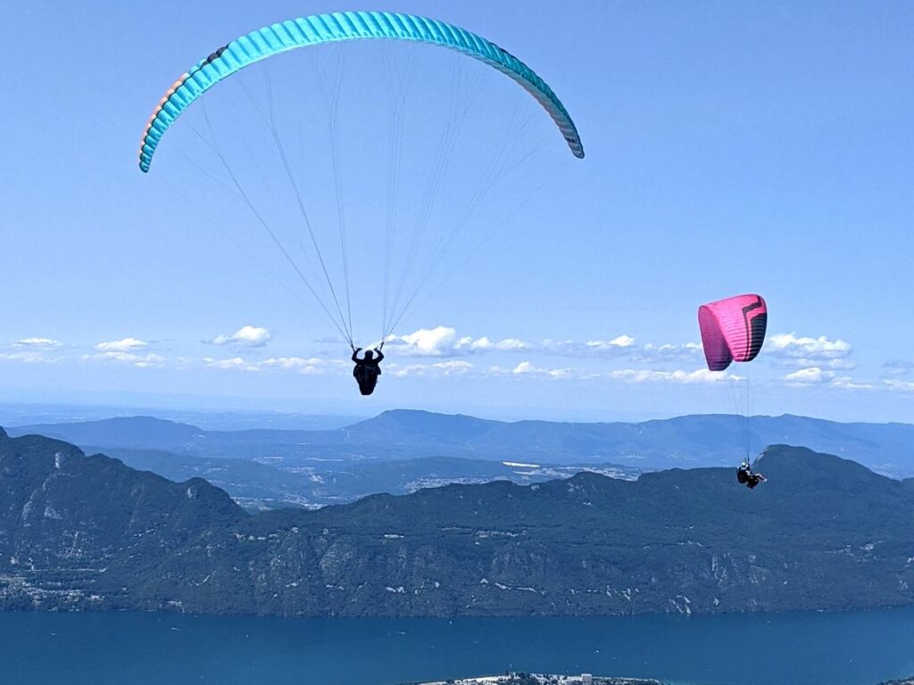paragliding tandem over Aix les Bains Lake