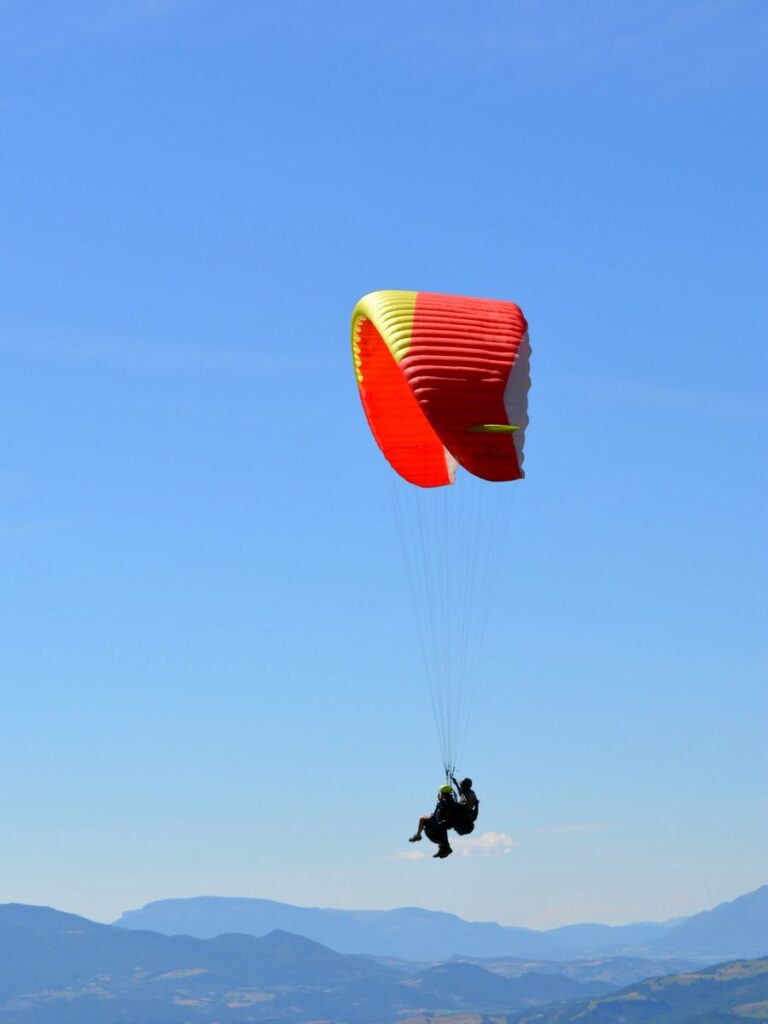 paraglifing tandem flight voucher gift alps