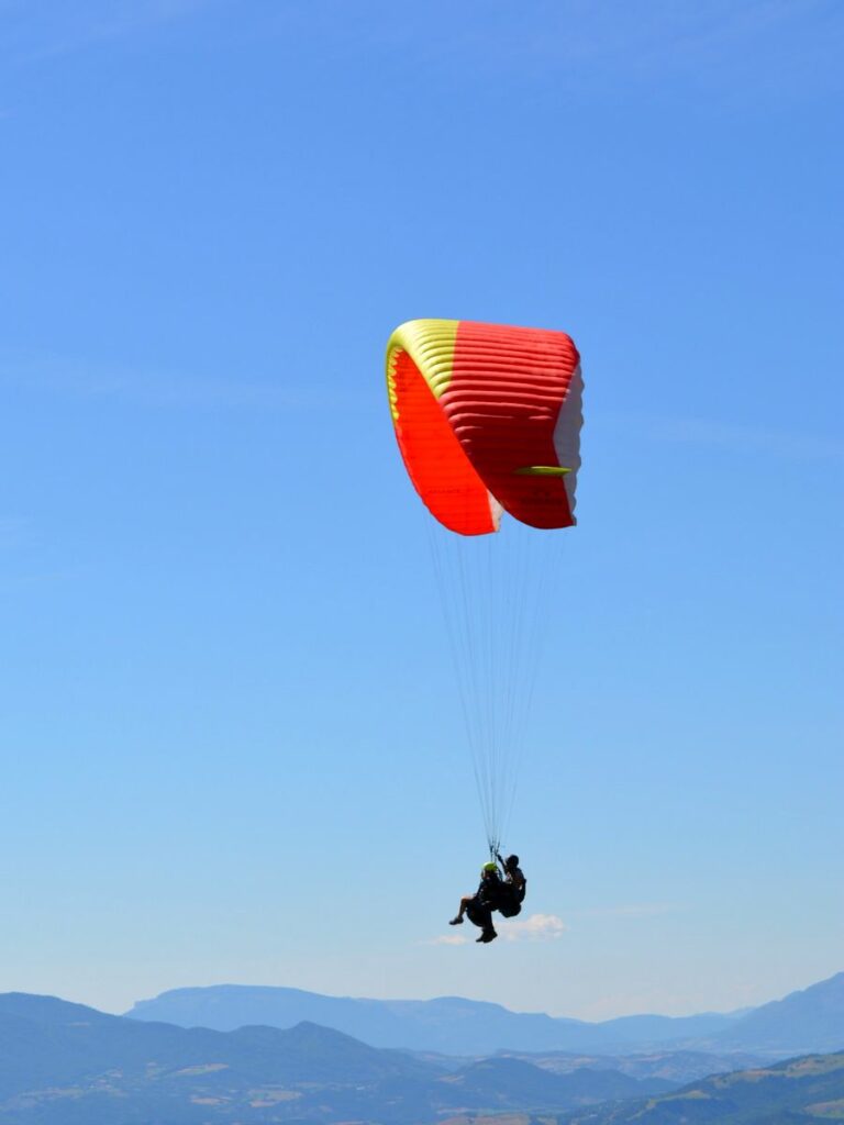 paraglifing tandem flight voucher gift alps