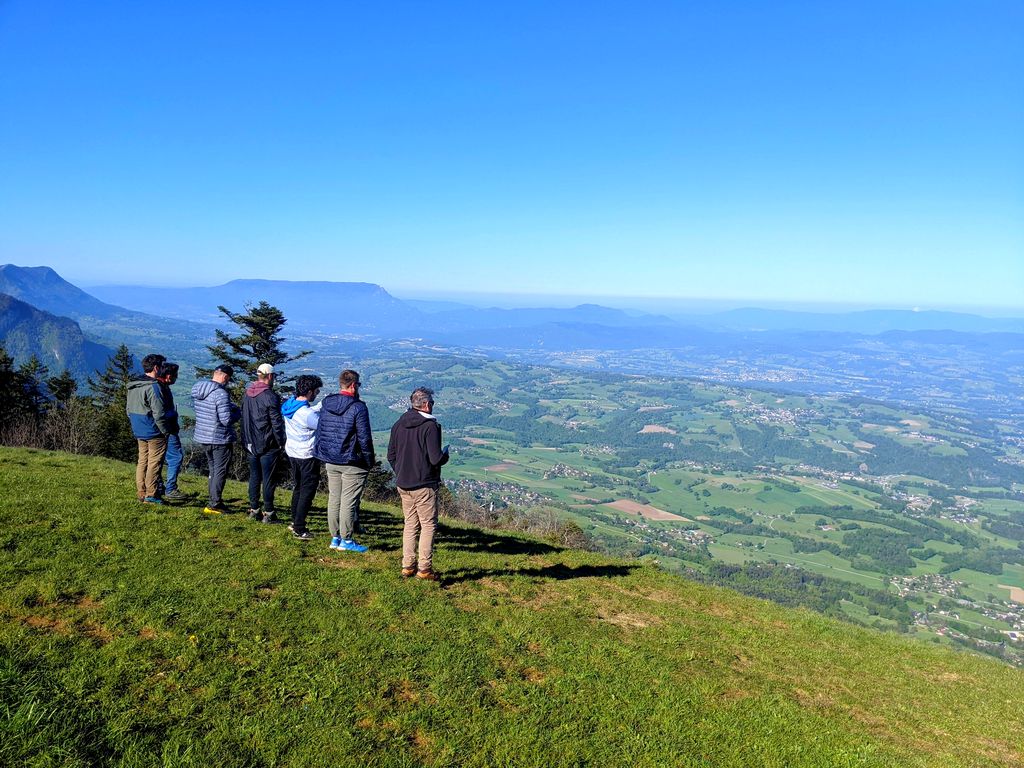 paragliding school aix les bains lake