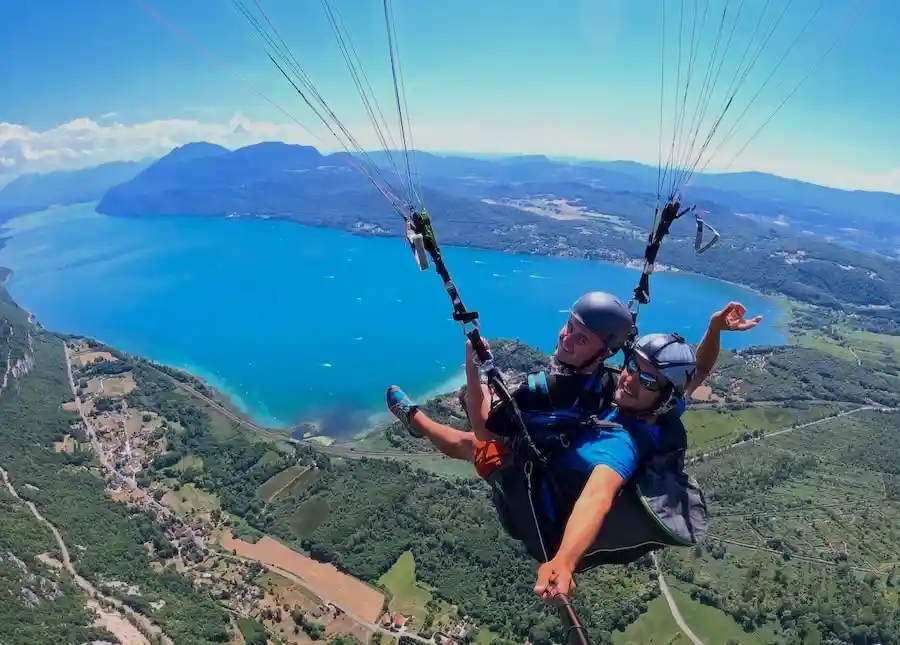 bapteme parapente Aix-les-Bains vol biplace ascendances au lac du Bourget