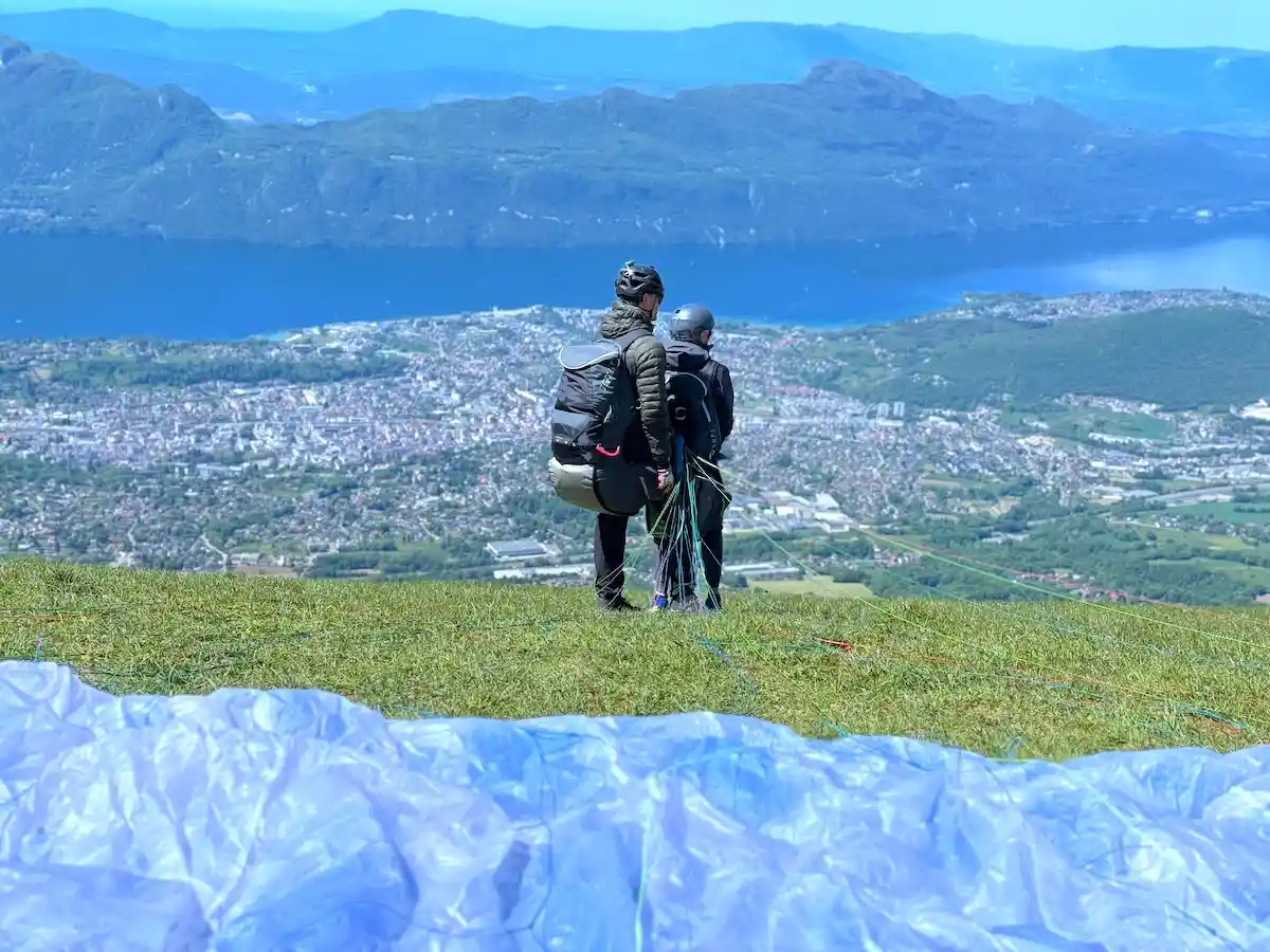 décollage parapente du belvédère du revard à Aix-les-Bains