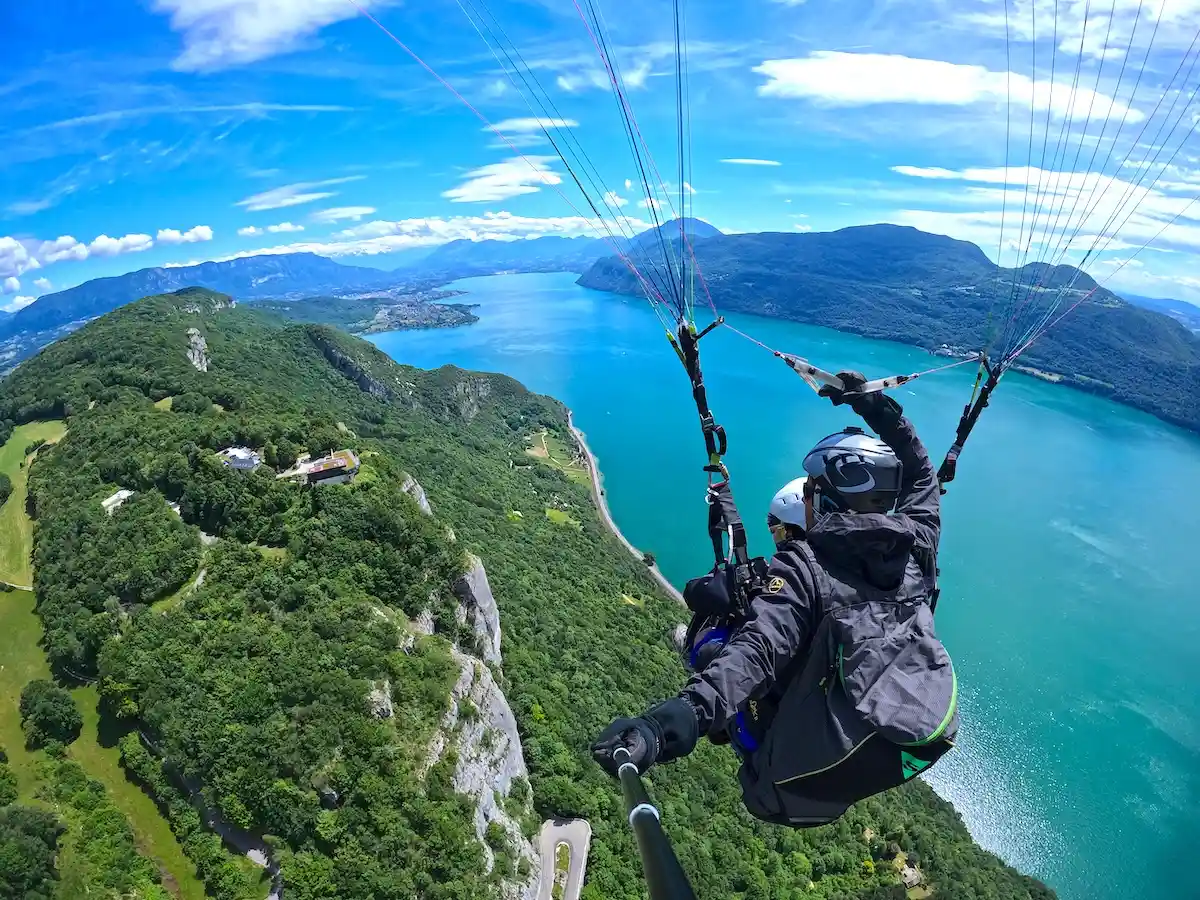 vol en parapente tandem au col de la chambotte lac du bourget