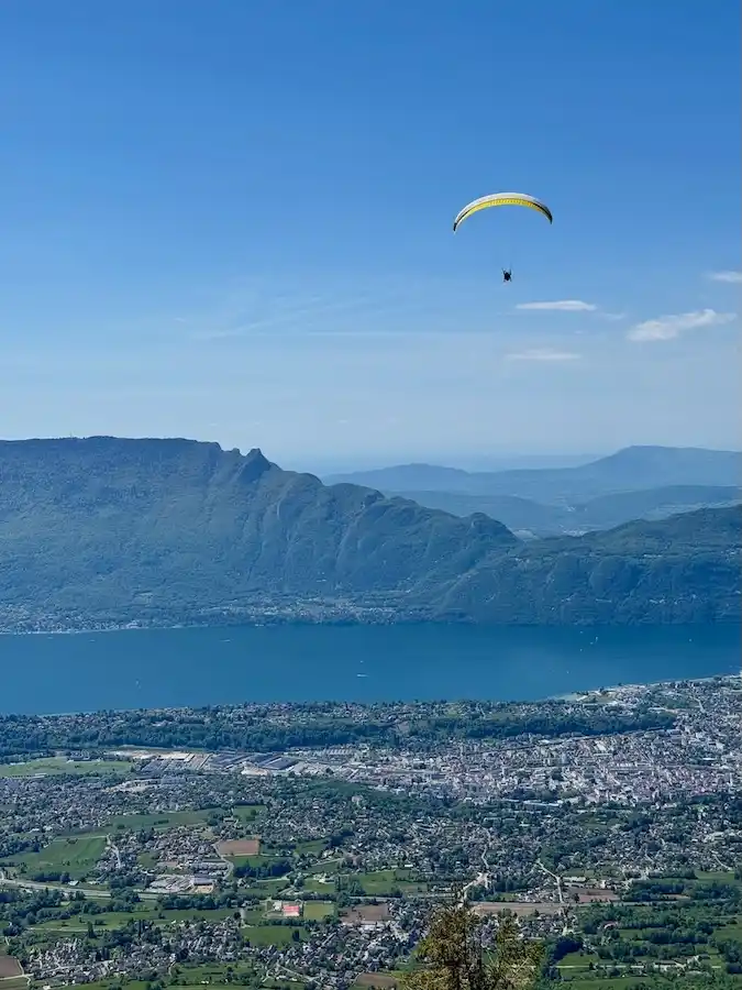 vue lac du bourget depuis le revard en parapente
