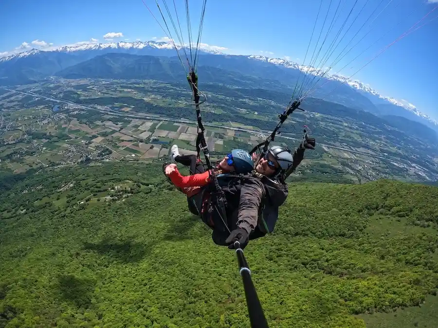 parapente depuis montlambert vue sur belledonne